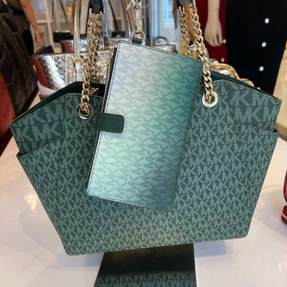 MICHAEL KORS JST Lg Chain Shoulder Tote & Double Zip Wristlet Wallet
Moss
NWT - Picture 5 of 16